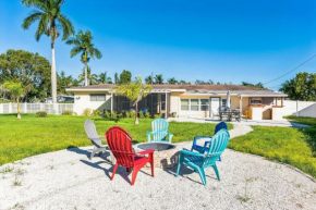 Riverside Retreat: Deck Bar, FirePit, Boat Parking